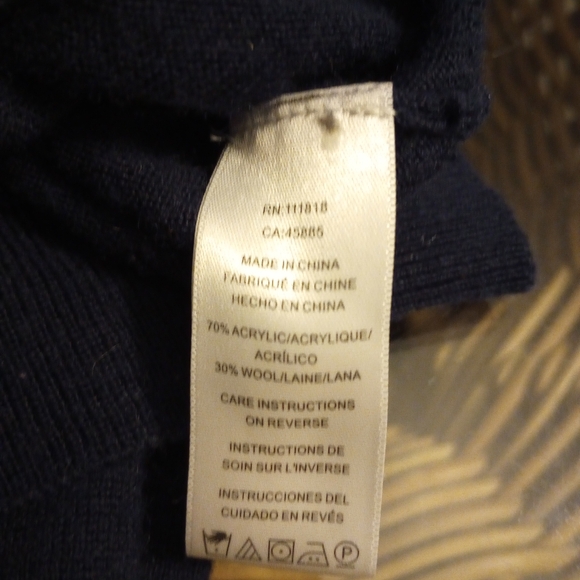 Men's Michael Kors Sweater. Dark Blue pullover Sweater. Quarter zip.  Size Large - Picture 8 of 9